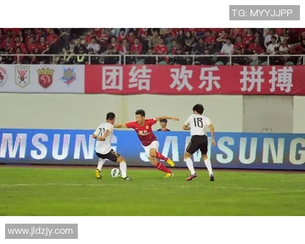 武汉网球队与成都网球队赛后复盘团队协作的成功与不足分析